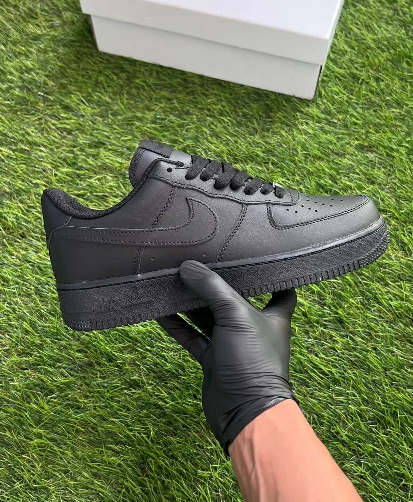 NIKE AIR FORCE ONE BLACK