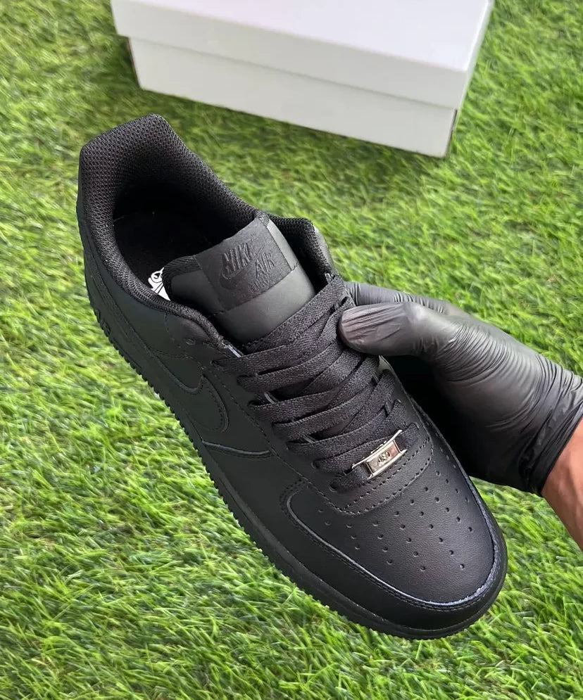 NIKE AIR FORCE ONE BLACK
